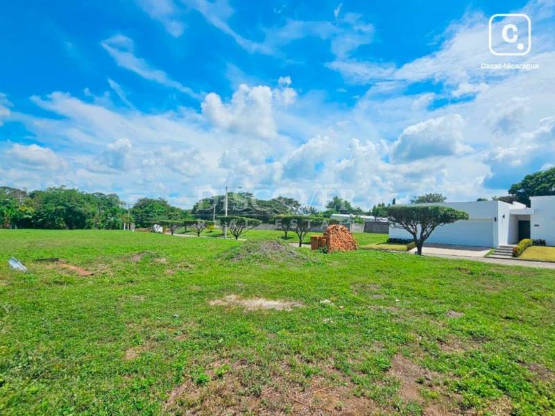 Terreno en venta en Esquipulas, Managua – 782 varas²