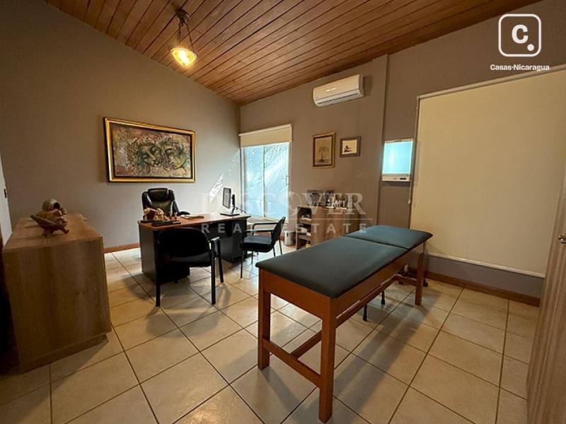 Oficina en alquiler en Las Colinas, Managua – 28 m²