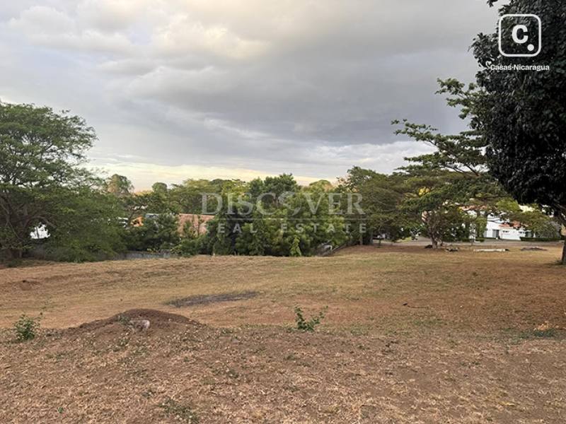 Terreno en venta en Villa Fontana, Managua – 1,178 varas²