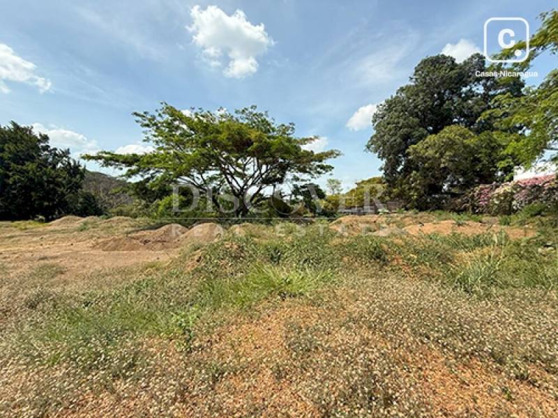 Terreno en venta en Villa Fontana, Managua – 2,002 varas²