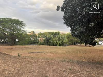Terreno en venta en Villa Fontana, Managua – 1,178 varas²