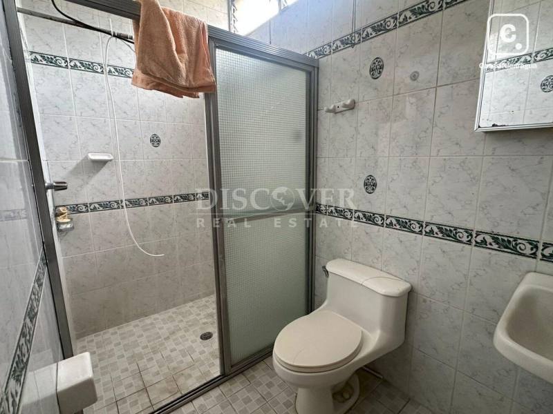 Casa en venta en Los Robles, Managua – 4 hab, 400 m², US$ 430,000