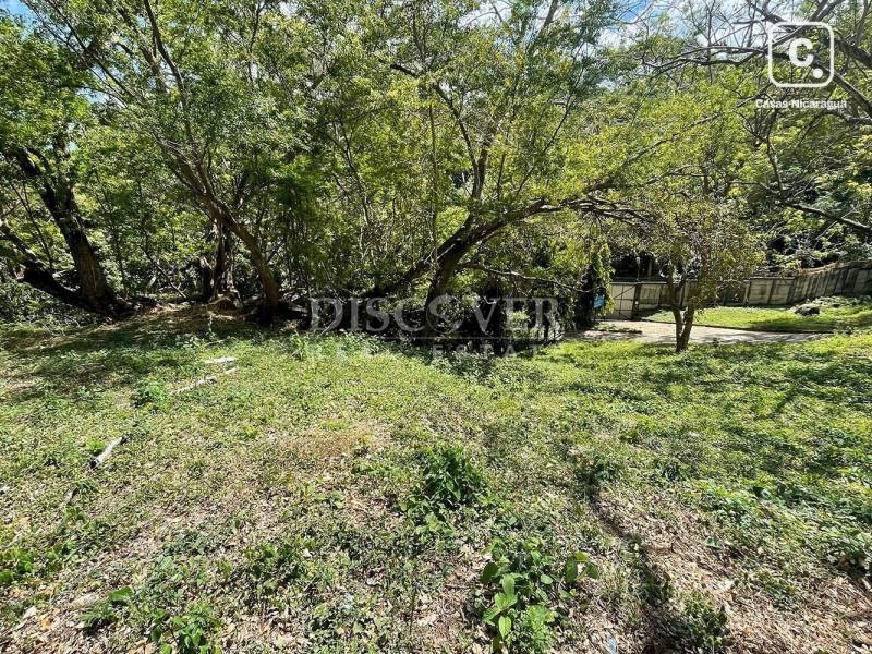 Terreno en venta en Villa Fontana, Managua – 806 varas²