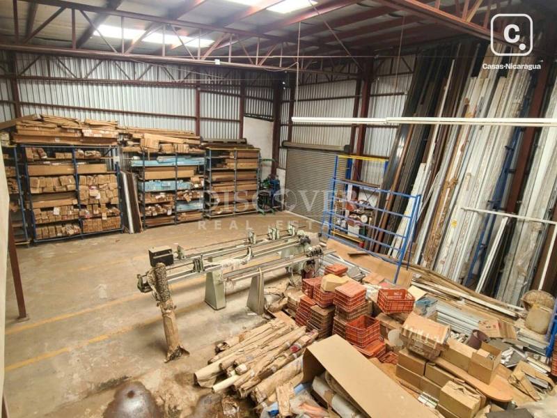 Bodega en venta o alquiler en Carretera Vieja a León, Managua – 757 m²
