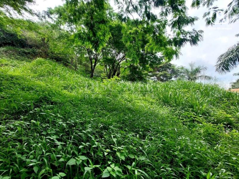 Terreno en venta en Villa Fontana, Managua – 2,853 varas²