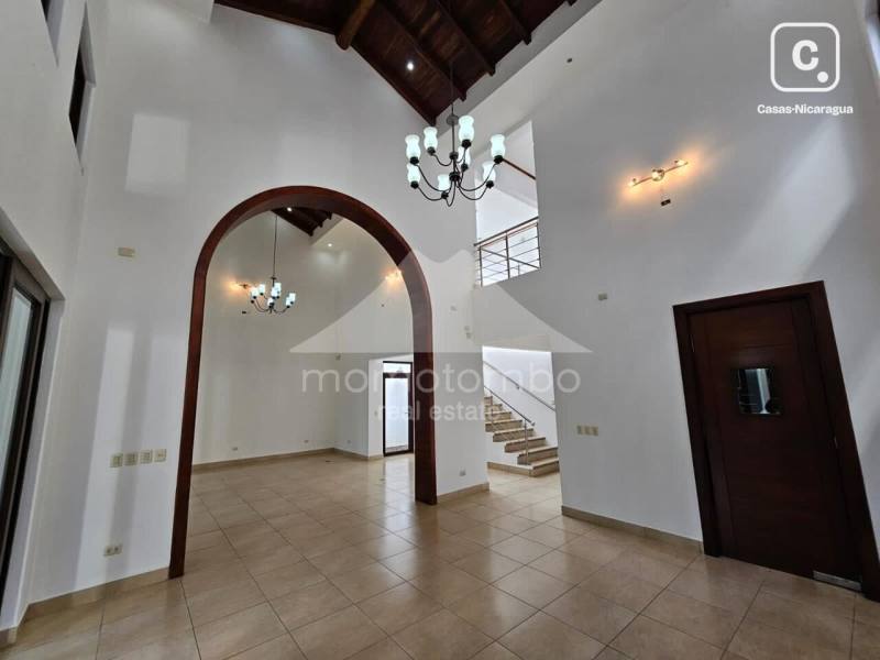 Casa en venta o alquiler en Carretera Sur, Managua – 3 hab, 473 m²