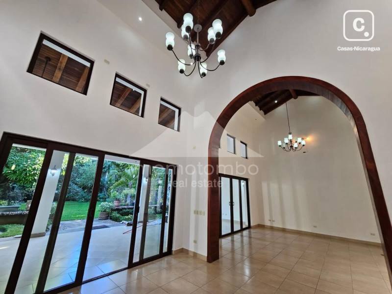 Casa en venta o alquiler en Carretera Sur, Managua – 3 hab, 473 m²