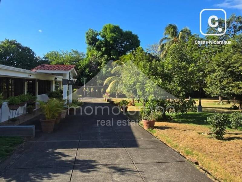 Casa en venta en Carretera Vieja a León, Managua – 4 hab, 564 m²