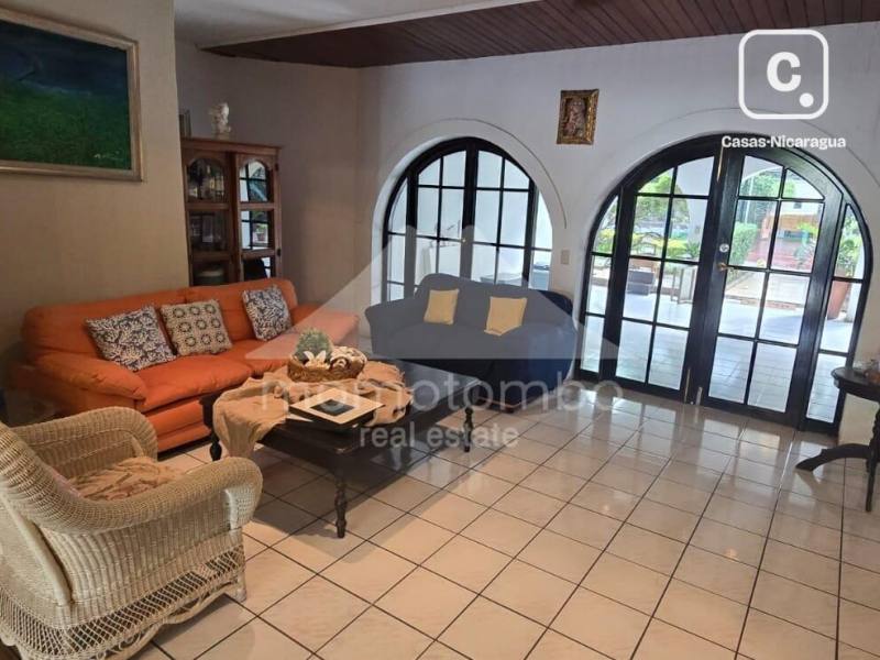 Casa en venta en Las Cumbres, Managua – 4 hab, 358 m²