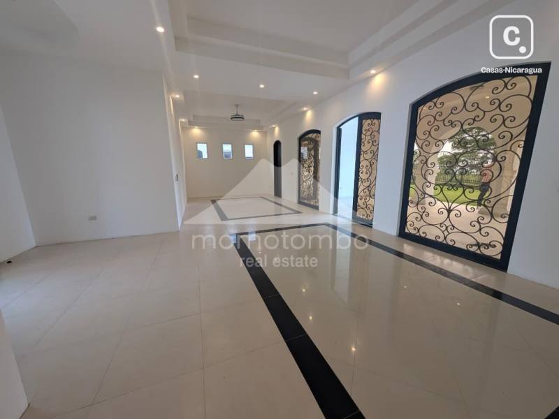Casa en venta en Villa Fontana Sur, Managua – 7 hab, 1,100 m²