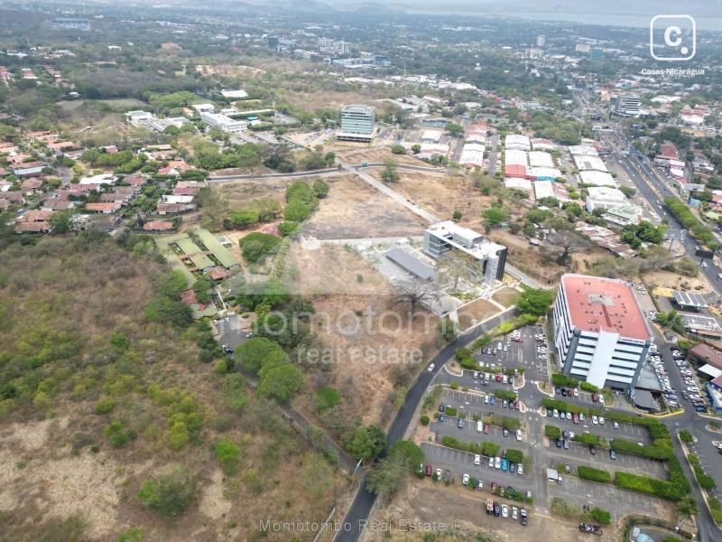 Terreno en venta en Pista Jean Paul Genie, Managua – 11,520 varas²