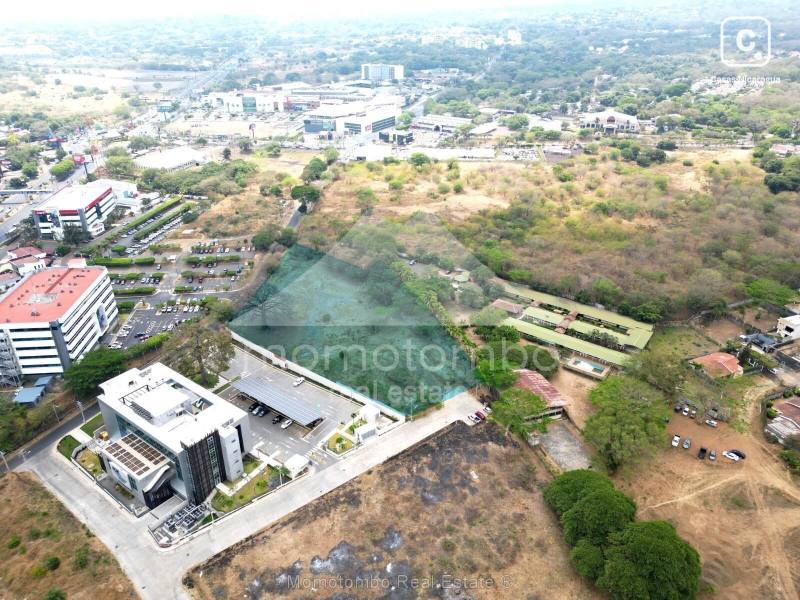 Terreno en venta en Pista Jean Paul Genie, Managua – 11,520 varas²