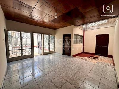 Casa en venta en Los Robles, Managua – 5 hab, 573 m²