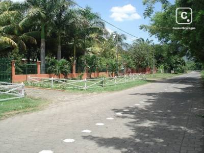 Finca en venta en Carretera Vieja a León, Managua – 3 hab, 28,500 varas²