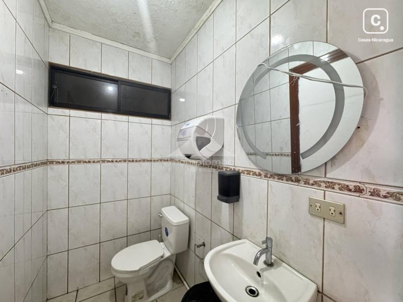 Local comercial en alquiler en Planes de Altamira, Managua – 300 m²