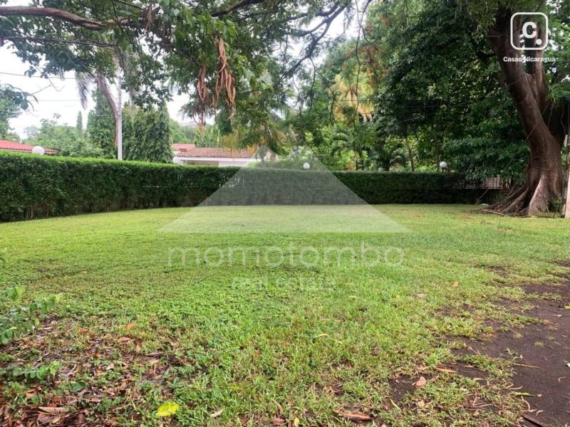 Terreno en venta en Carretera Masaya, Managua – 700 varas²