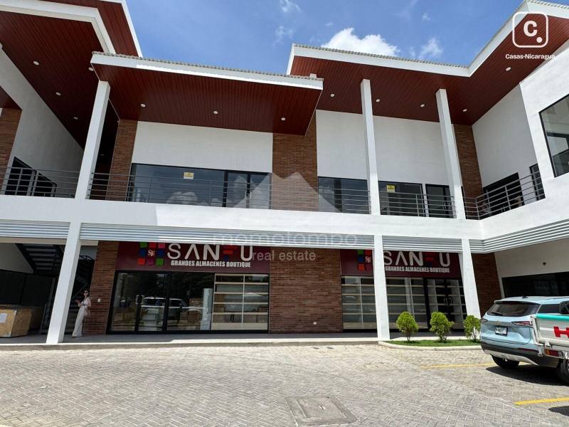 Oficina en alquiler en Las Colinas, Managua – 104 m²