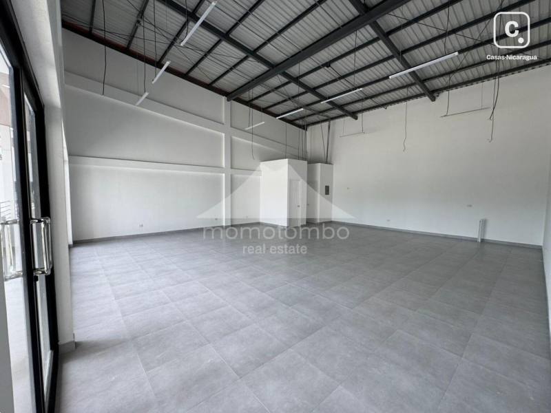 Oficina en alquiler en Las Colinas, Managua – 104 m²