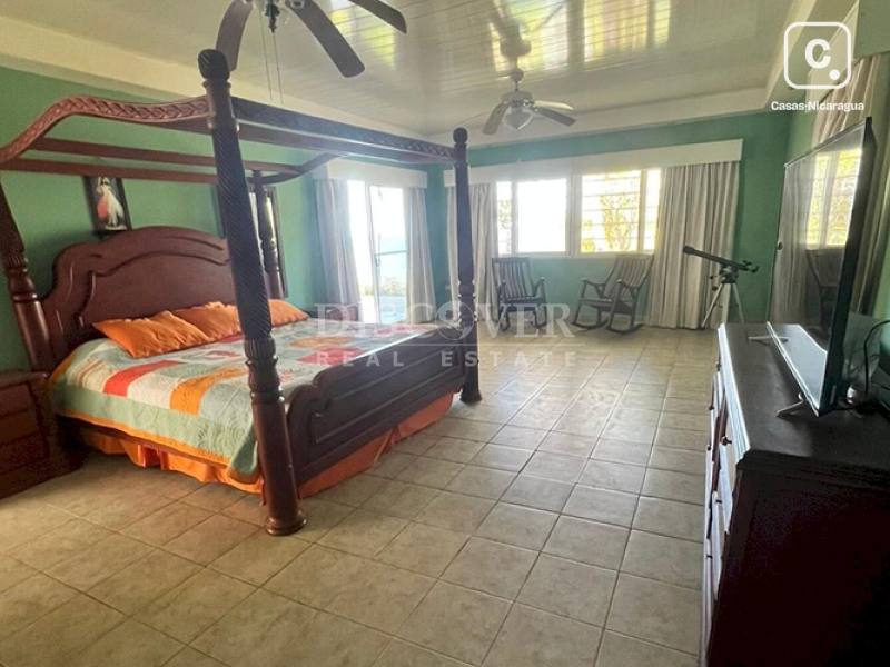 Casa de playa en venta en El Transito, León – 4 hab, 554 m²