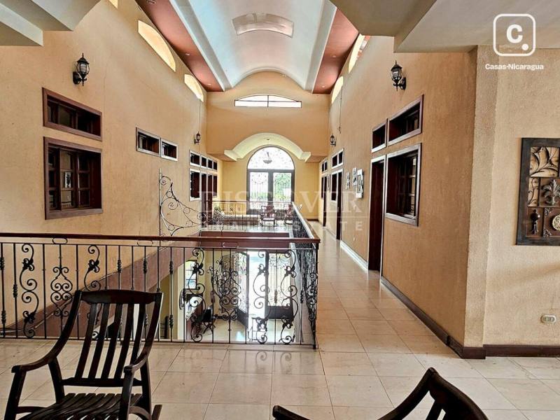 Local comercial en venta o alquiler en Altamira, Managua – 1,200 m²