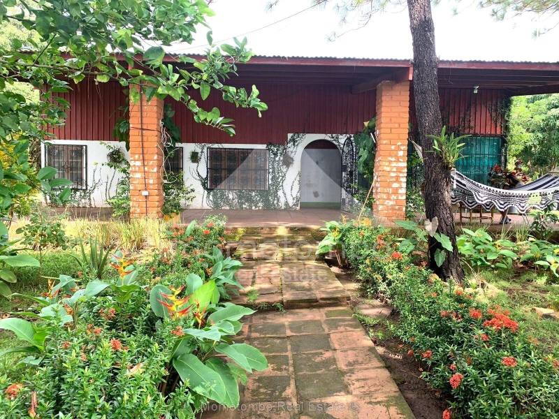 Casa de playa en venta en Laguna de Apoyo, Granada – 2 hab, 190 m², US$ 400,000