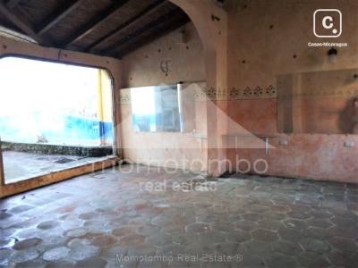 Local comercial en venta en Granada – 100 m²