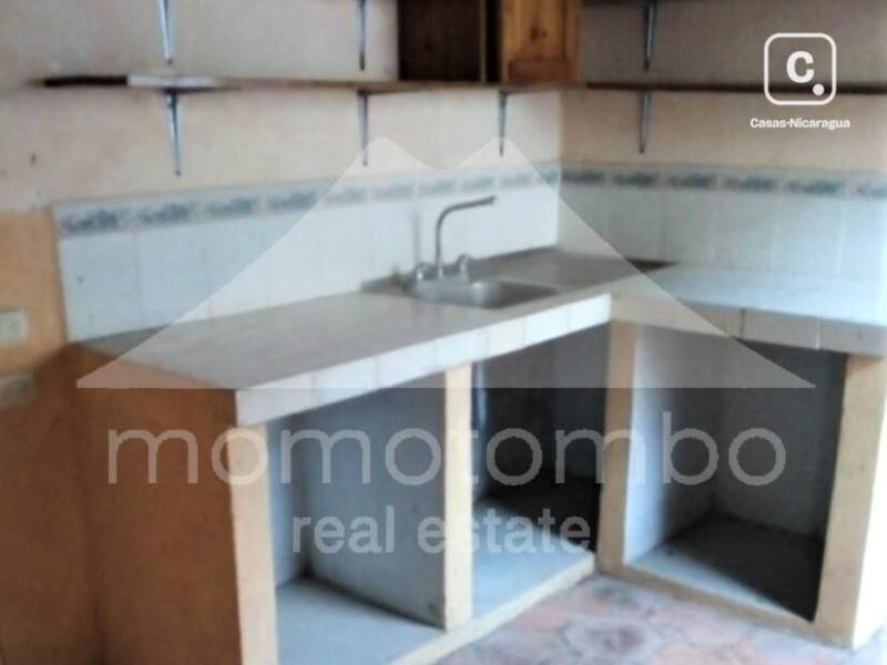 Local comercial en venta en Granada – 100 m², US$ 70,000
