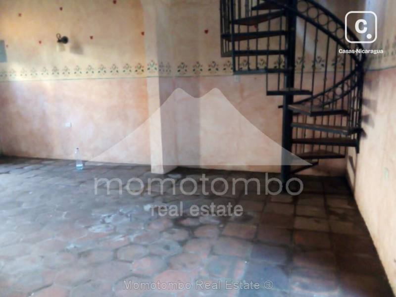 Local comercial en venta en Granada – 100 m², US$ 70,000