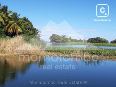 Terreno en venta en Península de Asese, Granada – 130 m²