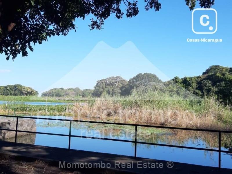 Terreno en venta en Península de Asese, Granada – 130 m²