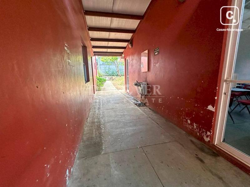Edificio en venta o alquiler en Managua – 745 m²
