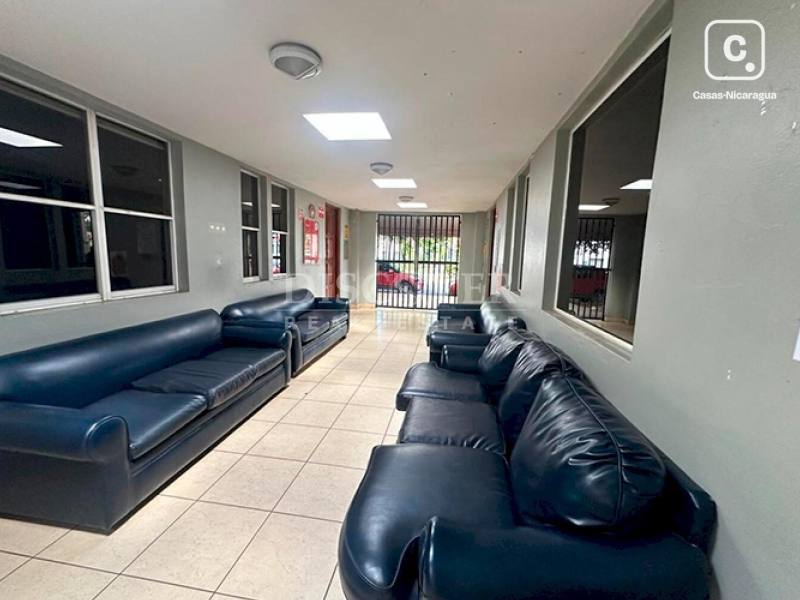 Edificio en venta o alquiler en Managua – 745 m²