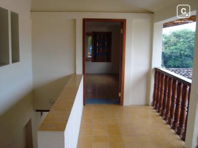 Casa en venta en Granada – 3 hab, 270 m²