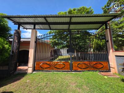 Casa en alquiler en Granada – 3 hab, 240 m²