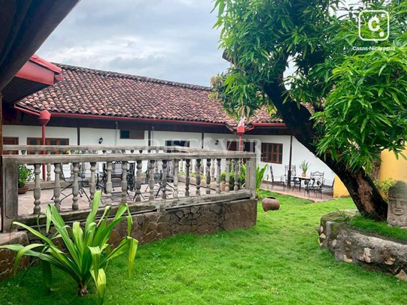 Casa en venta en Granada – 4 hab, 441 m²