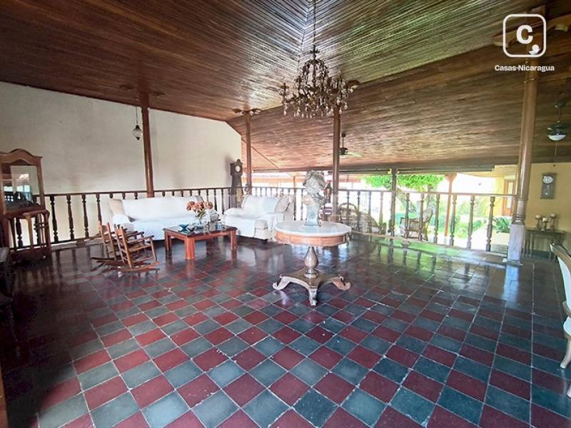 Casa en venta en Granada – 4 hab, 441 m²