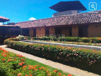 Local comercial en alquiler en Granada – 268 m²