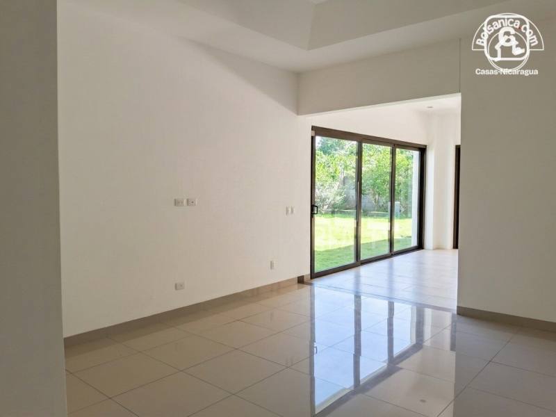 Casa en venta o alquiler en Santo Domingo, Managua – 3 hab, 300 m²