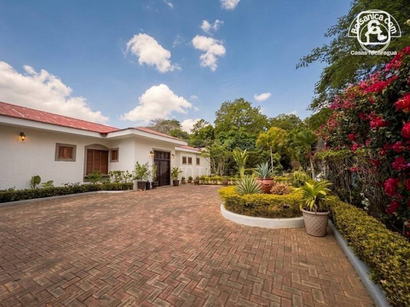 Casa en venta o alquiler en Santo Domingo, Managua – 4 hab, 450 m²