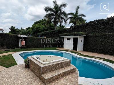 Casa en alquiler en Las Colinas, Managua – 6 hab, 323 m²