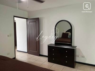 Casa en alquiler en Las Colinas, Managua – 3 hab