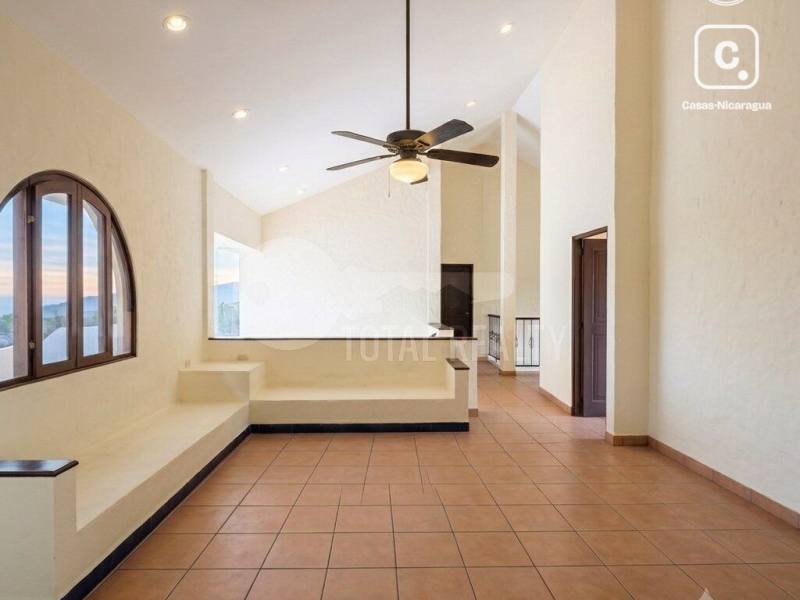 Casa en alquiler en Villa Fontana Sur, Managua – 4 hab, US$ 4,500/mes
