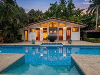 Casa en venta en Villa Fontana Sur, Managua