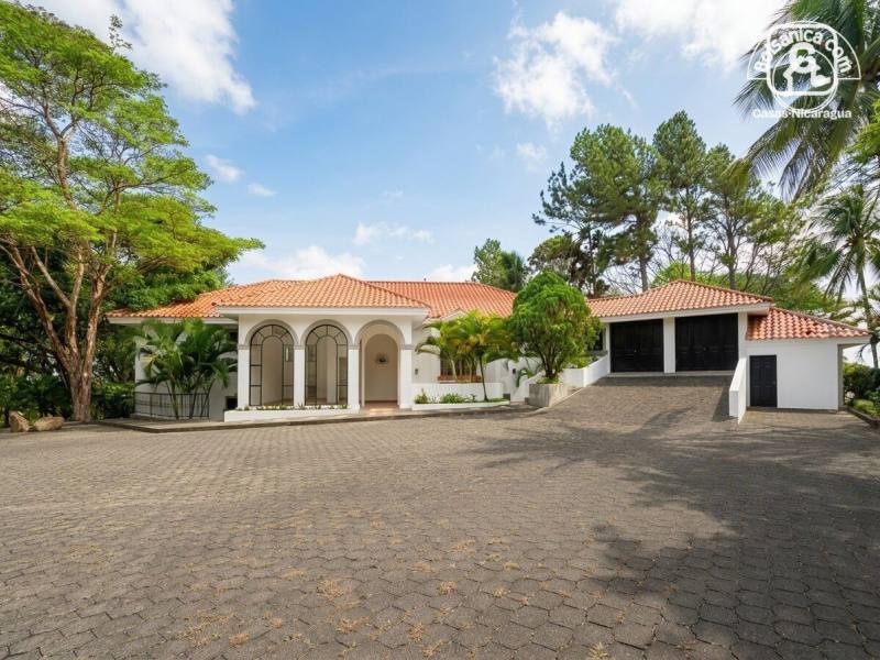 Casa en alquiler en Villa Fontana Sur, Managua – 4 hab
