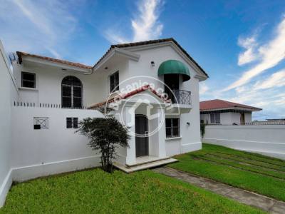 Alquiler de Casa en Estancia de Santo Domingo