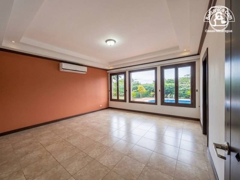 Casa en alquiler en Villa Fontana Sur, Managua – 4 hab, US$ 4,000/mes