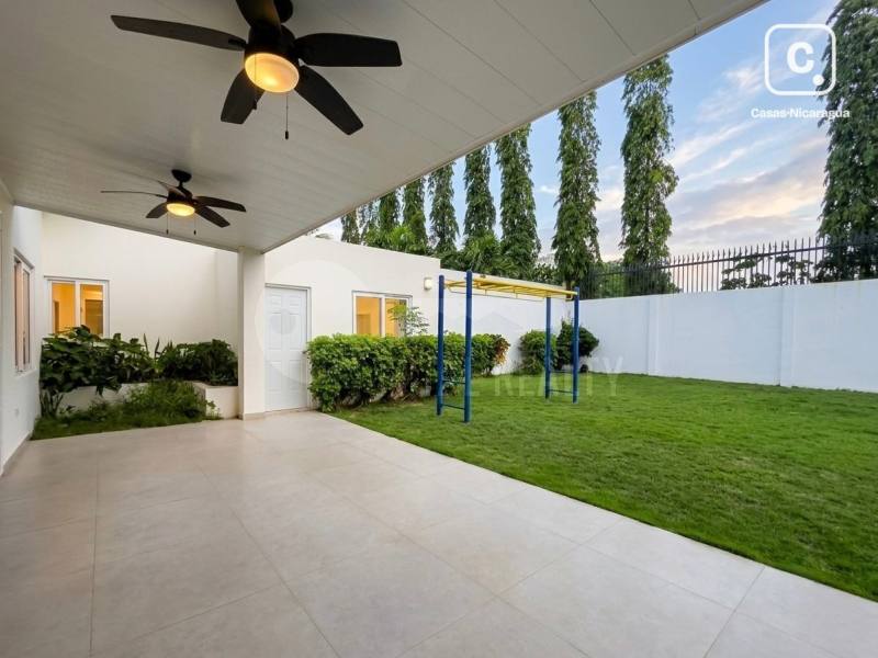 Casa en alquiler en Villa Fontana Sur, Managua – US$ 2,000/mes