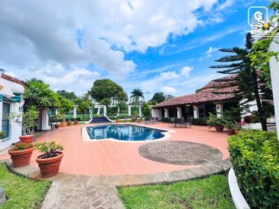 Casa en venta en Las Colinas, Managua – 4 hab, 800 m²