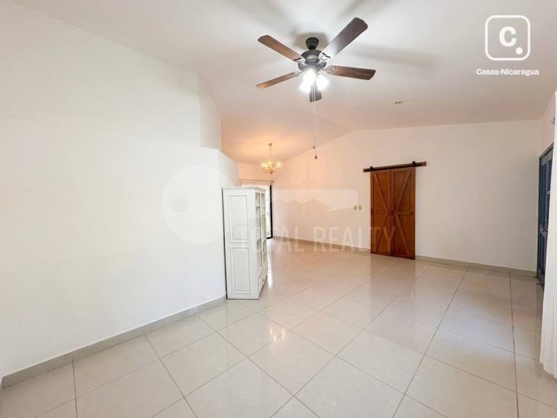 Casa en alquiler en Las Colinas, Managua – US$ 1,200/mes