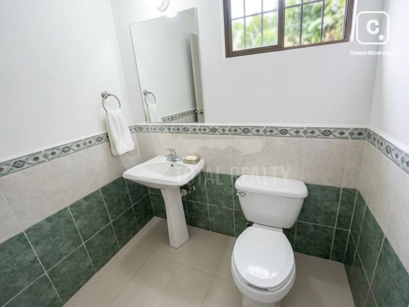 Casa en alquiler en Las Colinas, Managua